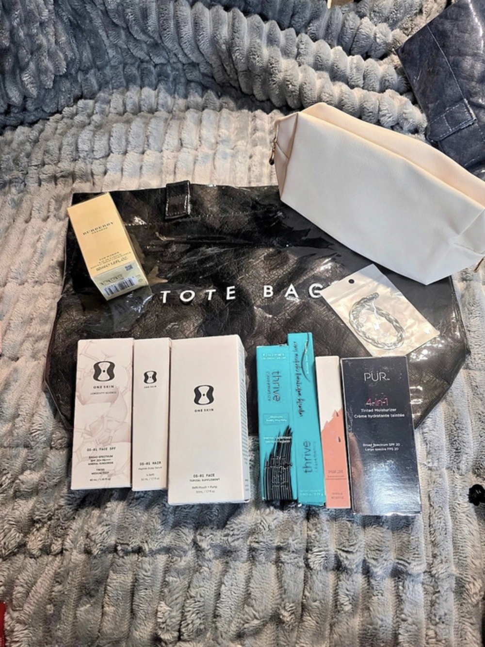 One Skin -01 Skincare Bundle NWT